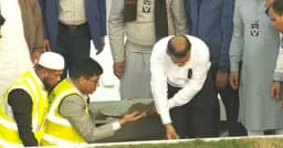 জিয়াউর রহমানের কবরের পাশে খালেদা জিয়ার দাফন সম্পন্ন