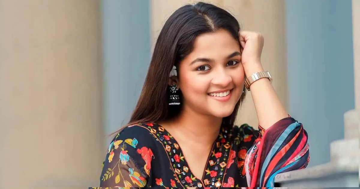 ব্যক্তিজীবনের গল্প শোনালেন সাদিয়া আয়মান