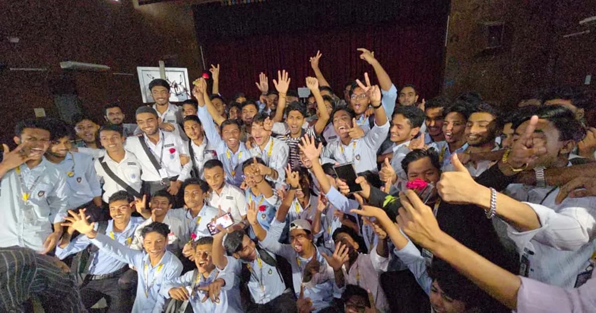 পুলিশের উদ্যোগে ঢাকা কলেজ ও আইডিয়াল শিক্ষার্থীদের ‘শান্তিচুক্তি’, আসেনি সিটি কলেজ