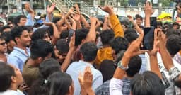 দুর্যোগে পরীক্ষা স্থগিতসহ তিন দফা দাবি আন্দোলনরত শিক্ষার্থীদের