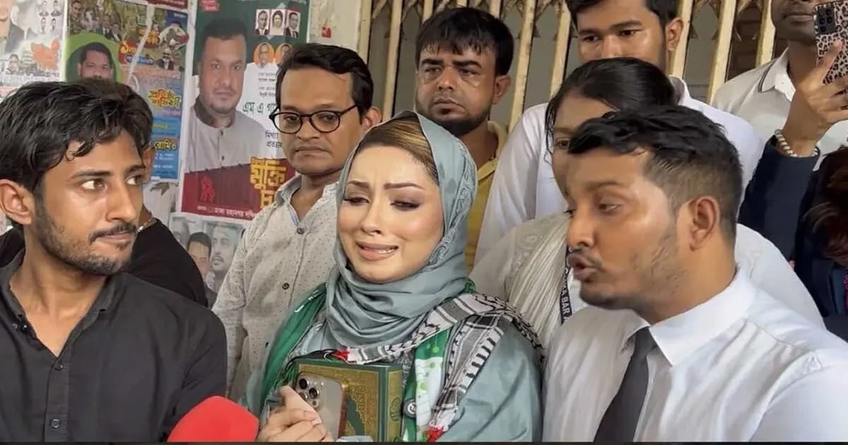 সৌদি রাষ্ট্রদূতের উপহার ফেরত দিয়েছি, শুধু কোরআন রেখেছি: মেঘনা