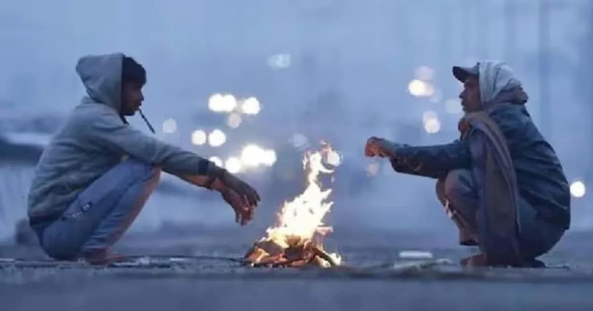 রাতে হঠাৎ ঠান্ডা, শীত কি এবার আগেই আসছে?