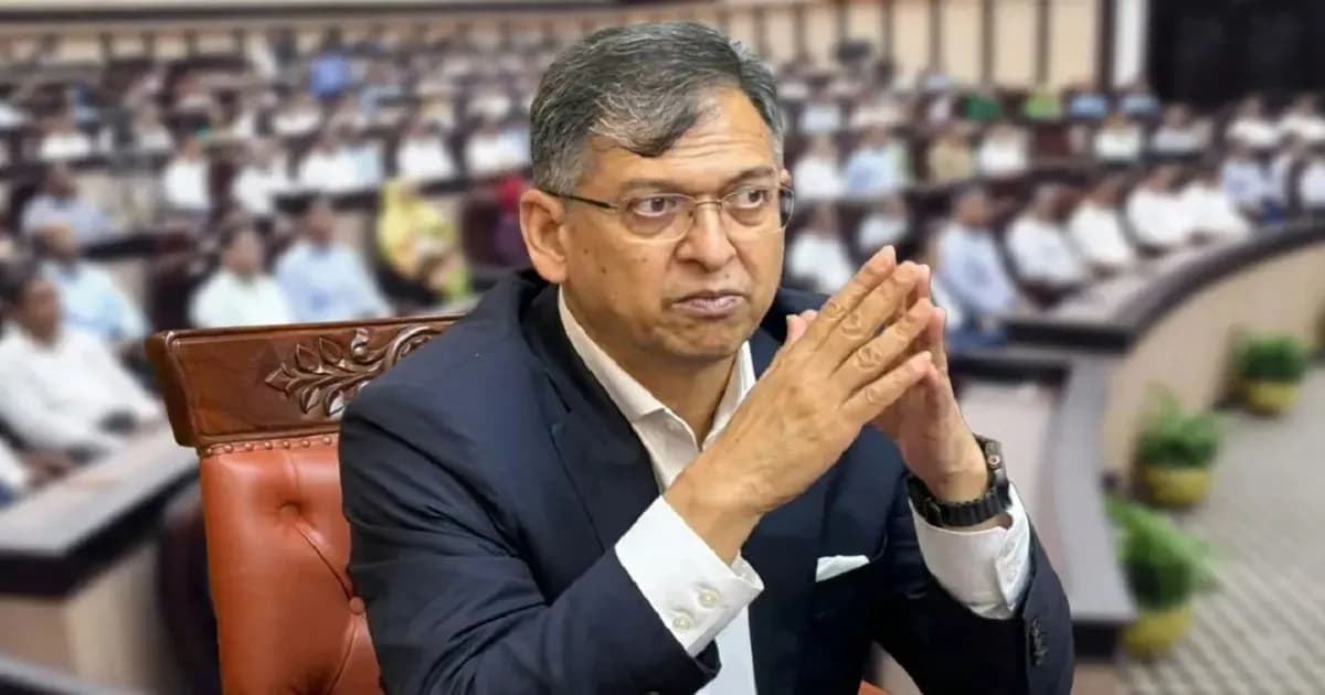 অবৈধ অস্ত্র উদ্ধারে ডিসিদের কড়া নির্দেশ স্বরাষ্ট্রমন্ত্রীর