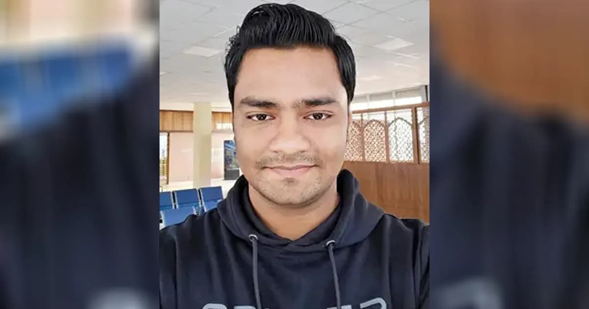 পুলিশ পিটিয়ে গ্রেফতার বিএনপি নেতা