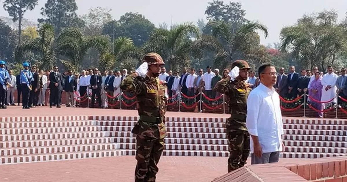 জাতীয় স্মৃতিসৌধে প্রধানমন্ত্রী তারেক রহমানের শ্রদ্ধা নিবেদন