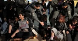 ইরান যুদ্ধের বিরুদ্ধে বিক্ষোভে উত্তাল ইসরায়েল, গ্রেফতার ২১