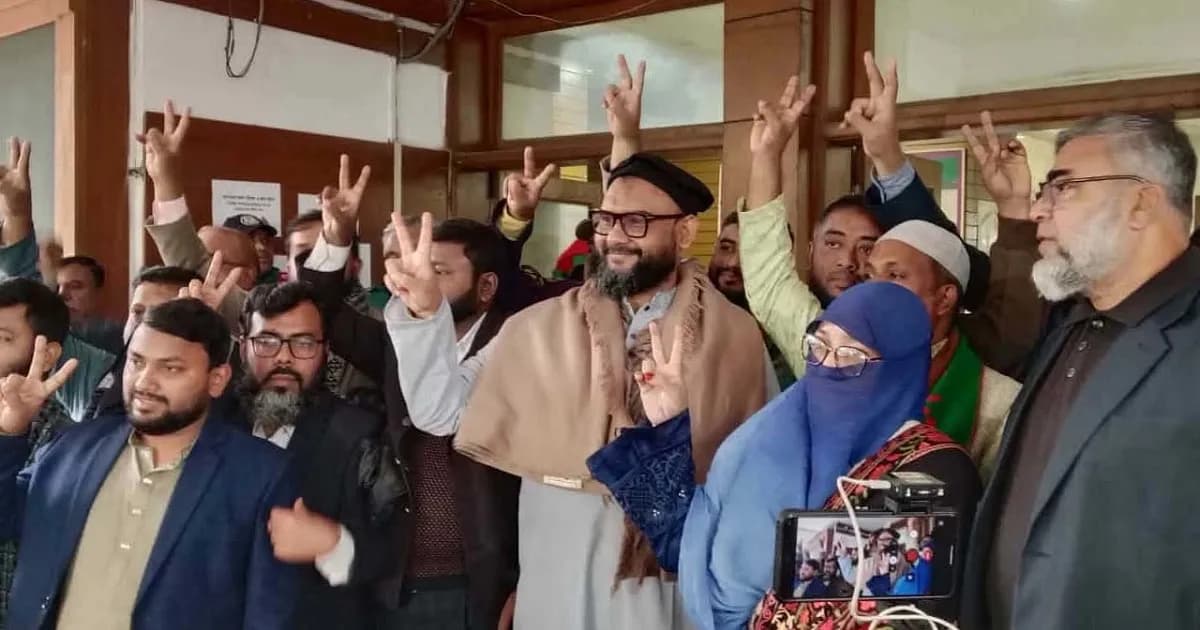 ঢাকা-১৪ আসনে মনোনয়ন দাখিল করলেন ব্যারিস্টার আরমান