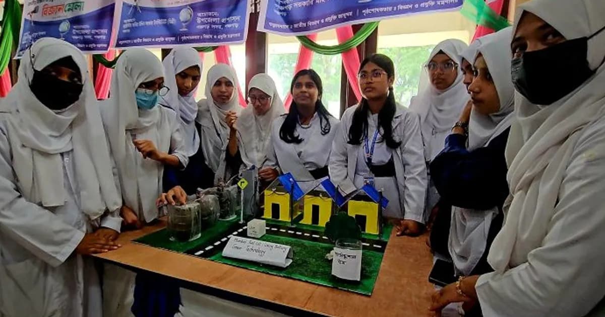 পঞ্চগড়ে ক্ষুদে বিজ্ঞানীদের উচ্ছ্বাসে জমে উঠল বিজ্ঞান মেলা