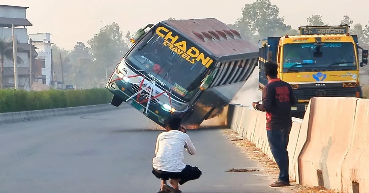 ভাইরালের নেশায় মহাসড়কে ‘ডেথ ট্র্যাক’, বাড়ছে প্রাণহানির ঝুঁকি
