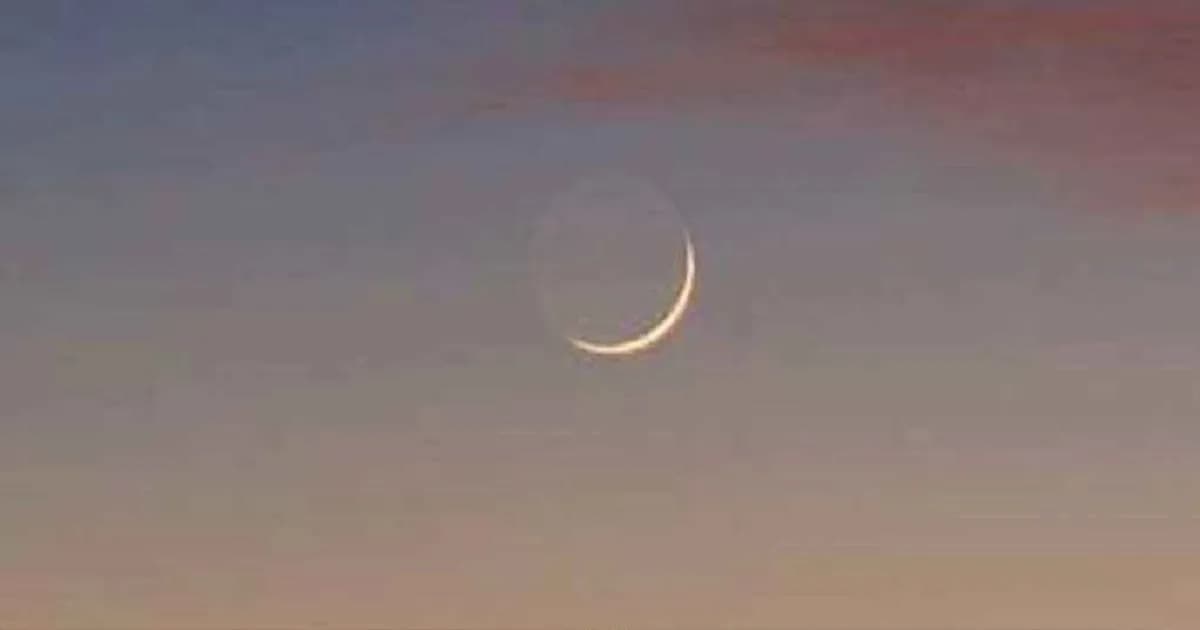 আমিরাতের আকাশে দিনের আলোয় ধরা দিল জিলহজের চাঁদ