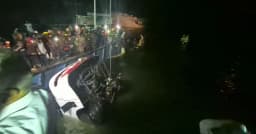 পদ্মায় যাত্রীবাহী বাসডুবি: পাঁচ সদস্যের তদন্ত কমিটি গঠন