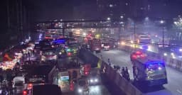 সাভারে ঘরমুখো মানুষের ভিড়, গণপরিবহনের চাপ বাড়লেও নেই যানজট