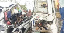 বাগেরহাটে বাস-মাইক্রোবাস সংঘর্ষ, নিহত ১৩