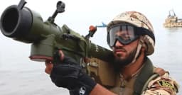 কাঁধ থেকে ছোড়া মিসাইলে মার্কিন এফ-১৫ যুদ্ধবিমান ভূপাতিত করল ইরান