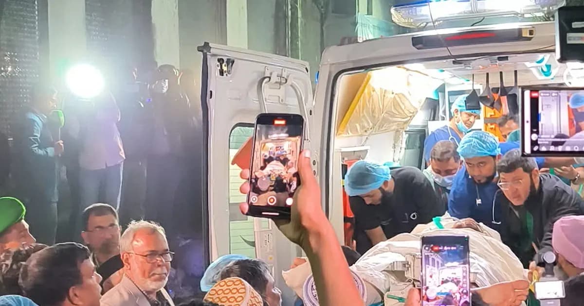 গুলিবিদ্ধ ওসমান হাদিকে এভারকেয়ার হাসপাতালে স্থানান্তর