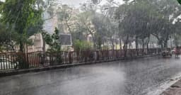 আবশেষে বৃষ্টির দেখা পেল রাজধানীবাসী