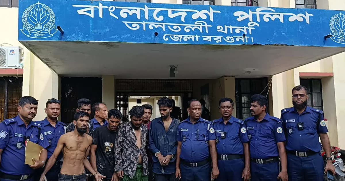 তালতলীতে বিএনপির পাল্টাপাল্টি সভা ঘিরে অস্ত্রসহ আটক ৫