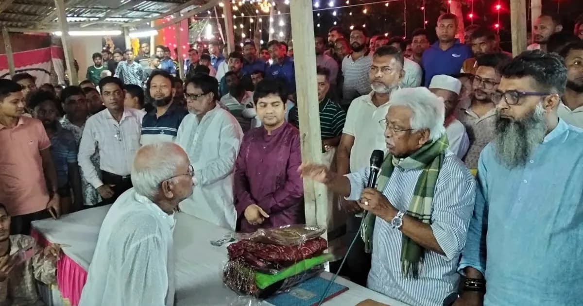 উজিরপুরে দুর্গাপূজার মণ্ডপ পরিদর্শনে এমপি সান্টু