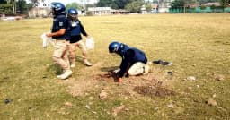 ঝিনাইদহে ১৬টি ককটেল বোমা ধ্বংস করল বোম্ব ডিসপোজাল ইউনিট