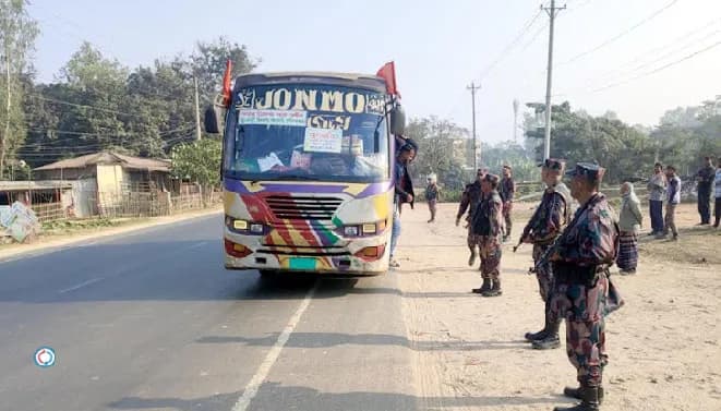 ফুলবাড়ী সীমান্তে বিশেষ টহল ও চেকপোস্ট