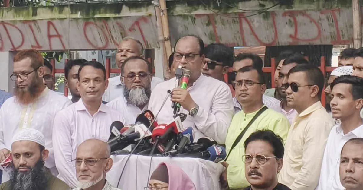 আওয়ামী লীগ সন্ত্রাসী চরিত্রের দল : শামসুজ্জামান দুদু