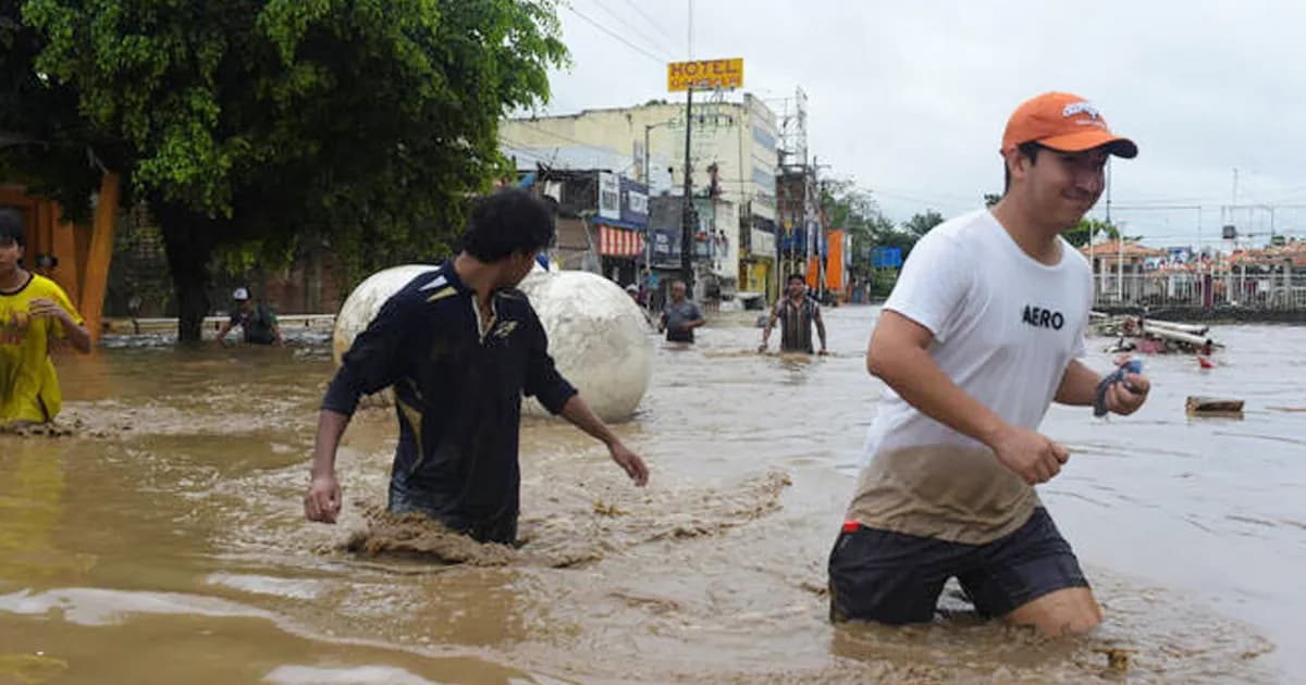 দুই মৌসুমি ঝড়ে মেক্সিকো বিপর্যস্ত, প্রাণহানি ৪৪, নিখোঁজ ২৭