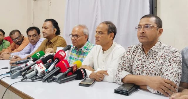 কাউকে গ্রিন সিগন্যাল দেওয়া হয়নি, গুজব ছড়ানো হচ্ছে: রিজভী
