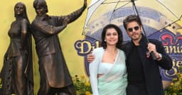 লন্ডনে শাহরুখ-কাজলের ভাস্কর্য, আপ্লুত ‘দিলওয়ালে দুলহানিয়া’ জুটি