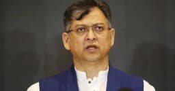 পুলিশকে আগের ঐতিহ্যবাহী পোশাকে ফেরাতে কাজ করছে সরকার: স্বরাষ্ট্রমন্ত্রী