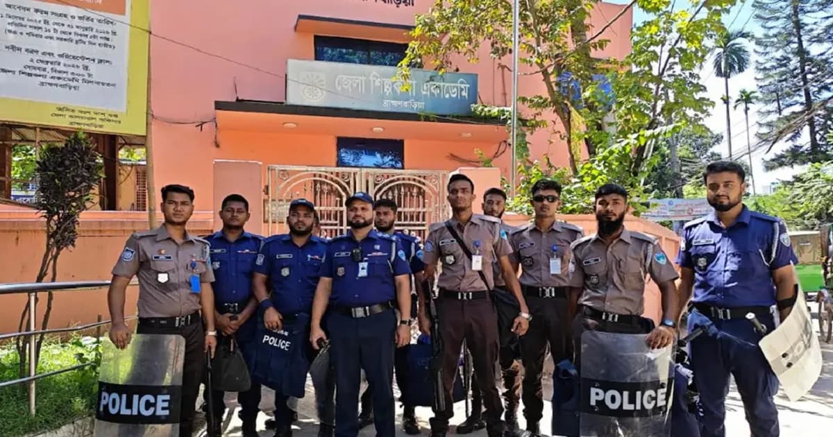 দুঃখ প্রকাশের পরও শিল্পকলায় অনুষ্ঠান করতে পারছে না এনসিপি