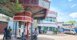 তেলের দাম বাড়ায় হিসাব করে জ্বালানি কিনছেন ক্রেতারা
