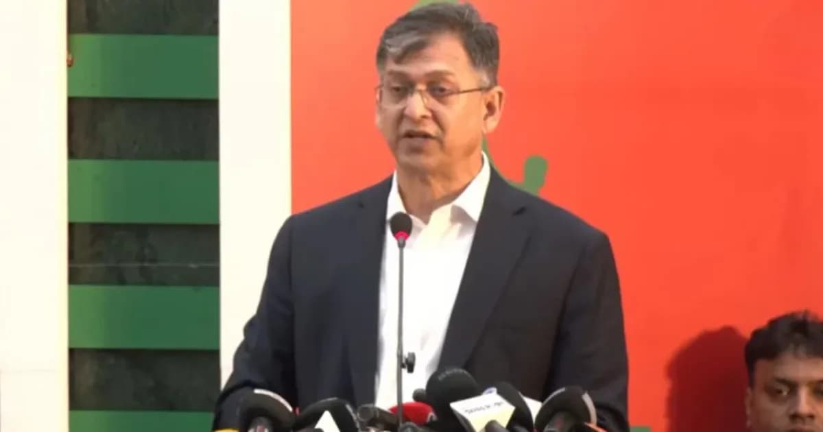 আ. লীগ ও শেখ হাসিনার রাজনৈতিক দাফন হয়েছে: স্বরাষ্ট্রমন্ত্রী
