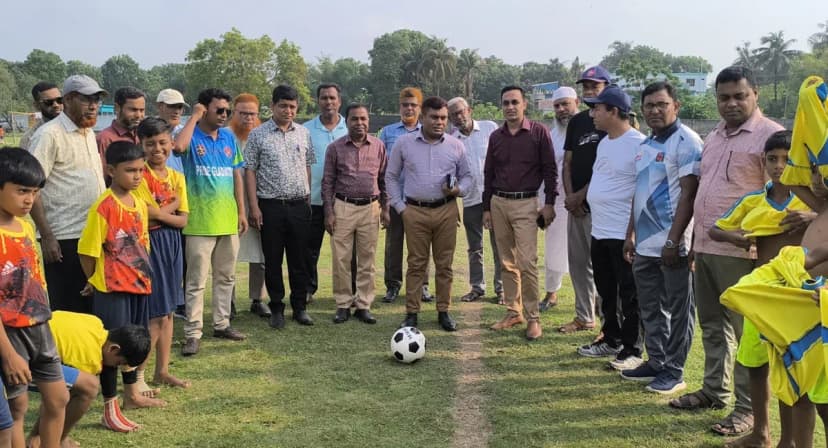 মাদকমুক্ত প্রজন্ম গড়ার প্রত্যয়ে জীবননগরে প্রাথমিক গোল্ডকাপ শুরু