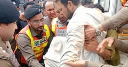 ১৭ দিন পর ধ্বংসস্তূপ থেকে জীবিত উদ্ধার শ্রমিক