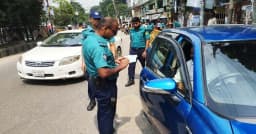 রাজধানীতে ট্রাফিক আইন লঙ্ঘনে ডিএমপির ১৯২৫ মামলা