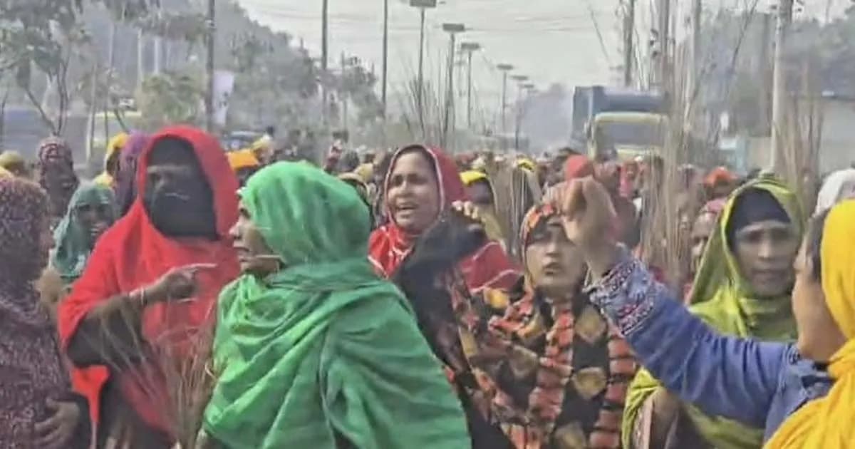 কুষ্টিয়ায় জামায়াতের প্রার্থী আমির হামজার বিরুদ্ধে ঝাড়ু মিছিল