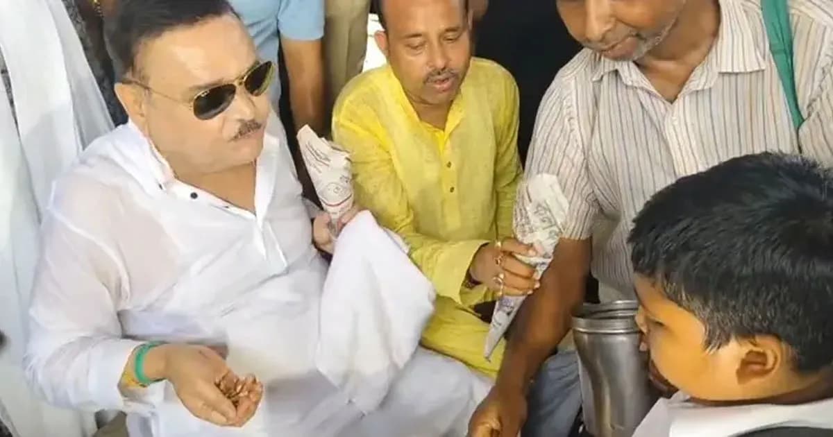 মোদির মতোই ঝালমুড়ি খেয়ে নির্বাচনি প্রচারণায় নামলেন মদন মিত্র