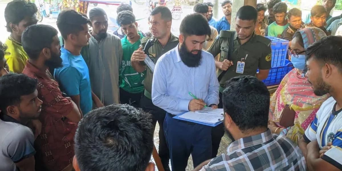 ময়মনসিংহে নিষিদ্ধ মাছ বিক্রি, ব্যবসায়ীকে জরিমানা