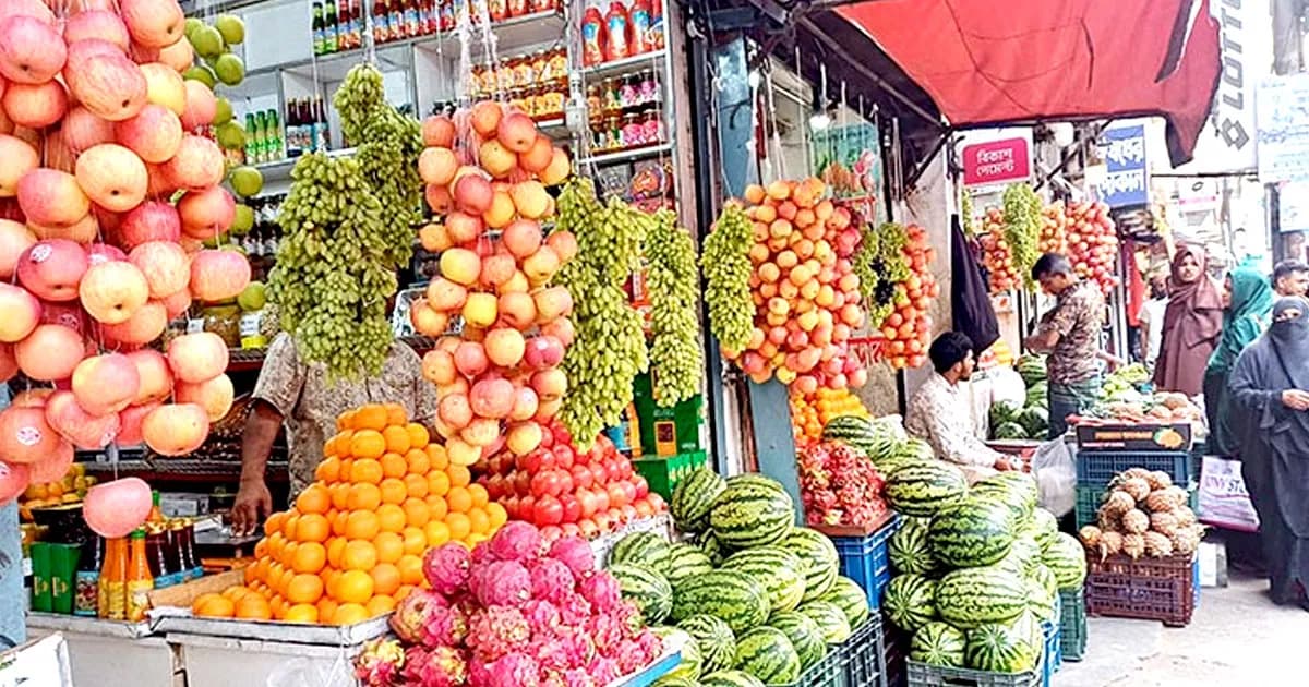 নিম্ন ও মধ্যবিত্তদের ইফতারে আপেল-মাল্টা এখন বিলাসিতা