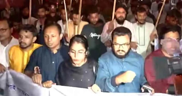 আ.লীগ পুলিশের সামনে ঝটিকা মিছিল করলেও ব্যবস্থা নেয়া হয় না: ফারুক