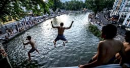 ইউরোপজুড়ে তীব্র দাবদাহ, জনসমাগমে নিষেধাজ্ঞা