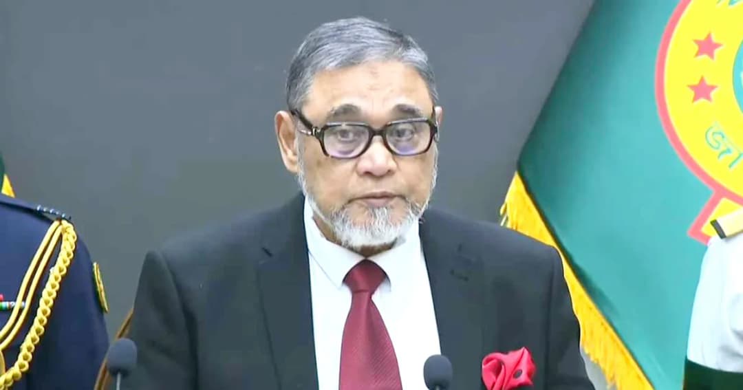 বিভাজন ছাড়াই ২৯৬ এমপিকে শপথ পড়িয়ে ইতিহাস গড়লেন সিইসি