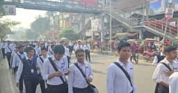 সায়েন্সল্যাব অবরোধ করেছেন ঢাকা কলেজের শিক্ষার্থীরা