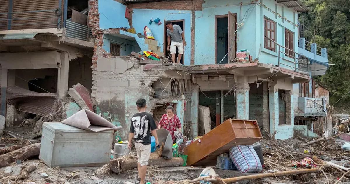 বন্যায় বিপর্যস্ত নেপালে এবার আঘাত হানল ৫ মাত্রার ভূমিকম্প