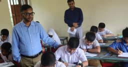 মেধা অন্বেষণ প্রতিযোগিতার পরীক্ষা কেন্দ্র পরিদর্শন করলেন জেলা প্রশাসক