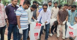 আবু জাফরের নেতৃত্বে শহীদ মিনারে ছাত্রদলের পরিচ্ছন্নতা অভিযান