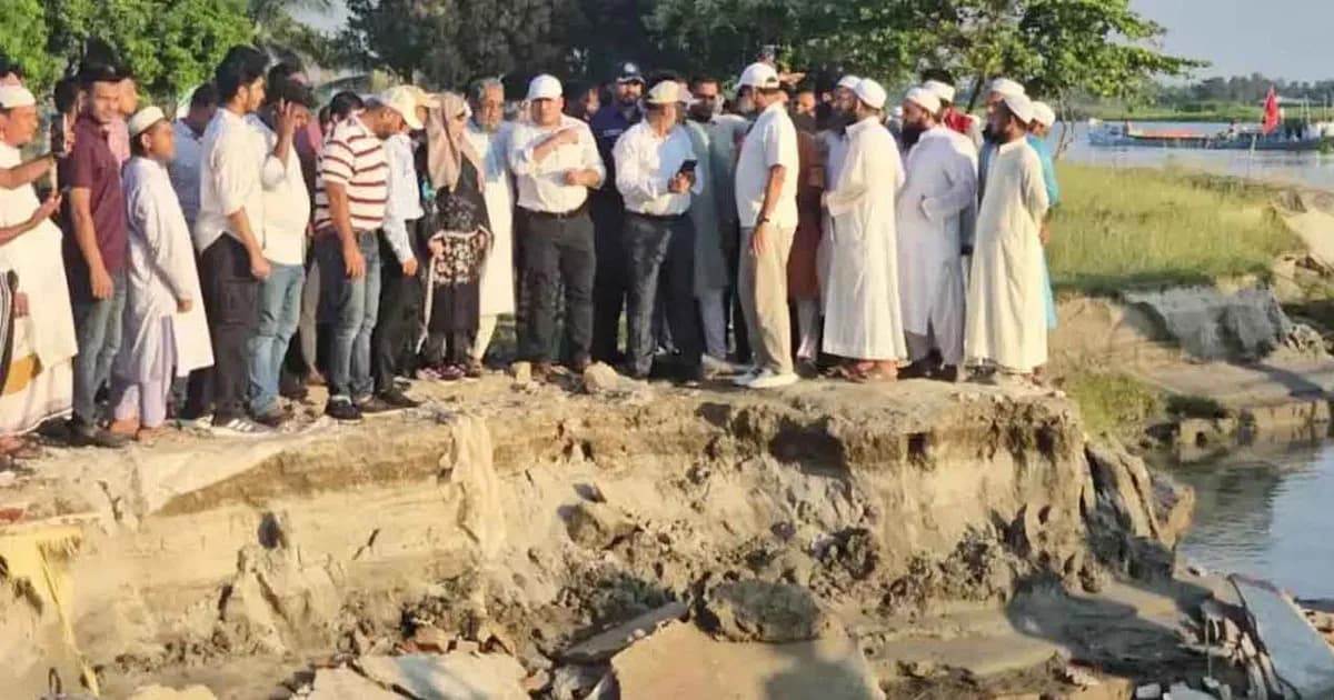 এশার নামাজ পড়ে বাড়ি যান মুসল্লিরা, ফজরে এসে দেখলেন মসজিদ নেই