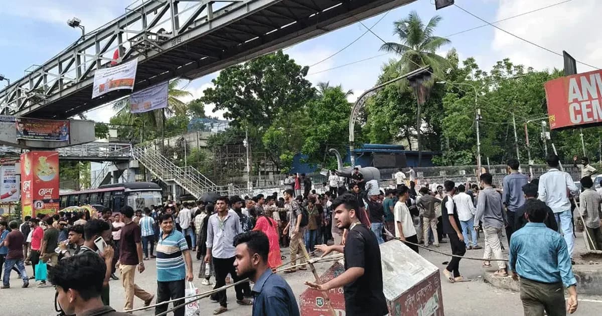 শিক্ষাবোর্ড ঘুরে ফের সায়েন্সল্যাবে অবস্থান পরীক্ষার্থীদের