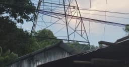 কাপ্তাইয়ে ঝুঁকিপূর্ণ জাতীয় গ্রিডের তার, আতঙ্কে অর্ধশত পরিবার