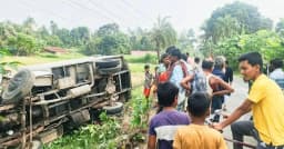 পিকআপ-মোটরসাইকেল সংঘর্ষে প্রাণ গেল ২ ভাইয়ের